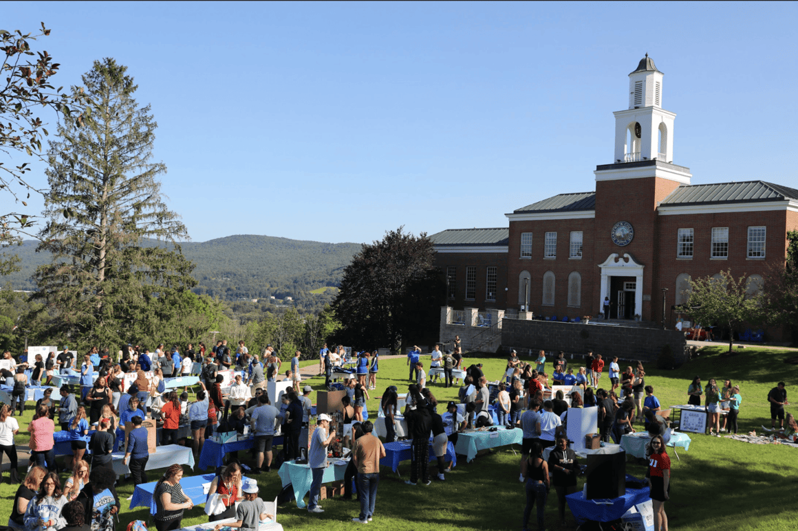 mens-volleyball-college